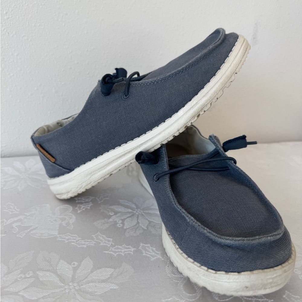 Hey Dude Woman’s Wendy Blue Loafers Size 7